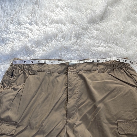 L.L. Bean Men's Tropic-Weight Cargo Shorts - Picture 3 of 7